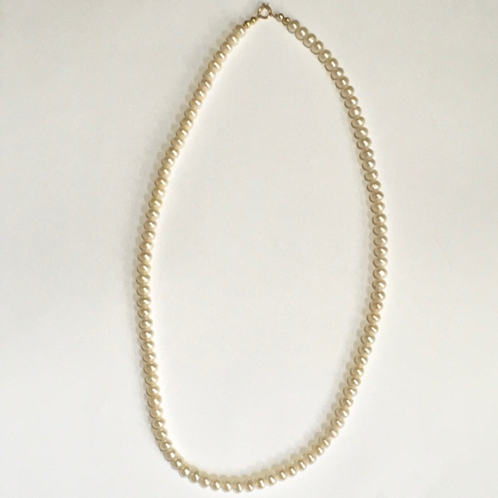 Ivory Pearls w/10K Gold Spring Ring Clasp. EUC